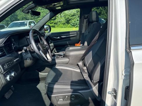 Used 2021 GMC Yukon Denali w/ Denali Premium Package AWD/4WD image 11