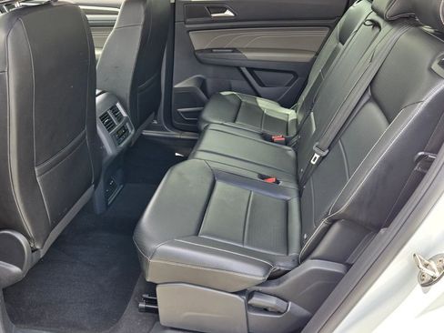 Used 2023 Volkswagen Atlas SE w/ Black Wheel Package image 11