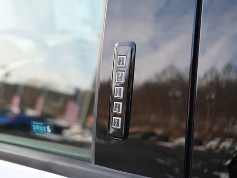 Used 2015 Ford F150 XLT w/ Equipment Group 301A Mid image 8