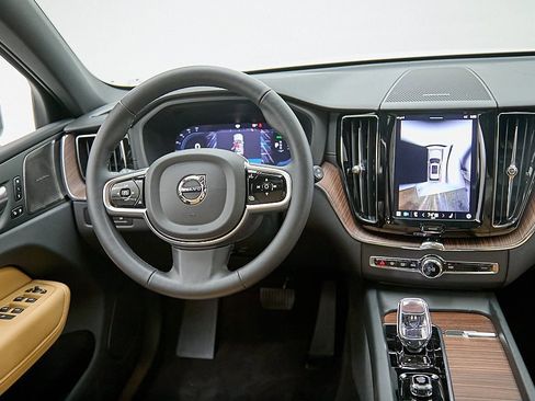 Certified 2025 Volvo XC60 T8 Ultra w/ Protection Package Premier image 26