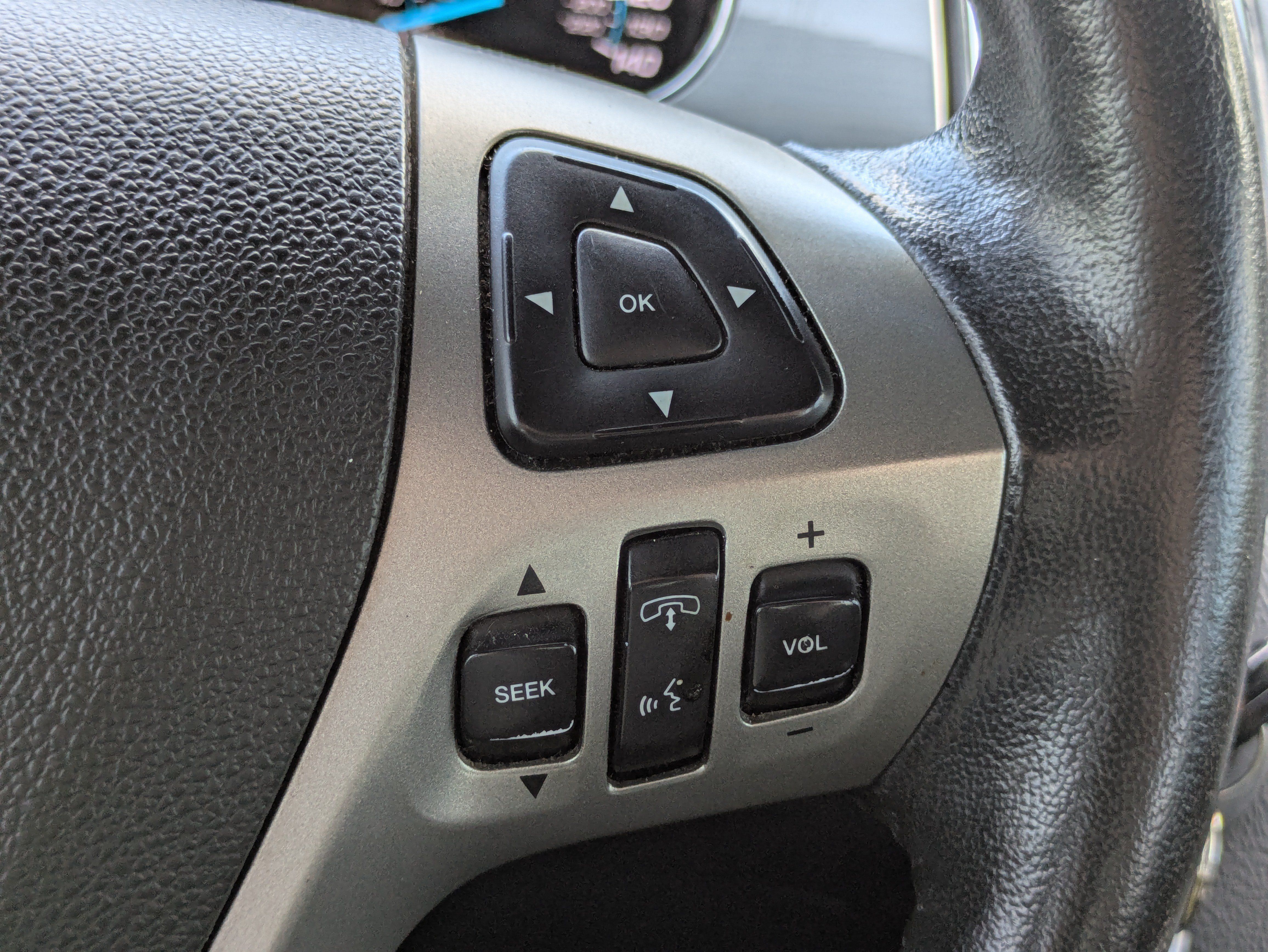 Used 2015 Ford Taurus SEL FWD image 23