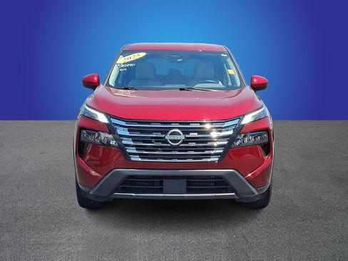 Used 2025 Nissan Rogue SV AWD/4WD image 2