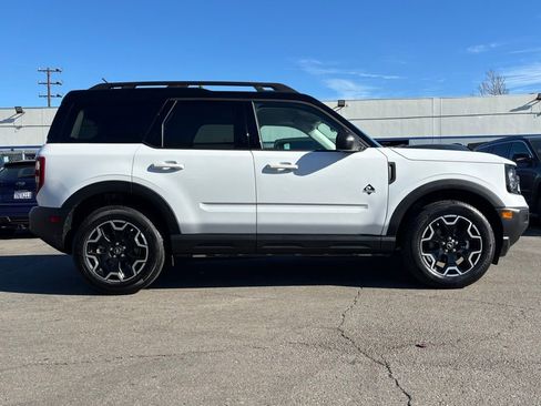 Used 2025 Ford Bronco Sport Outer Banks image 3