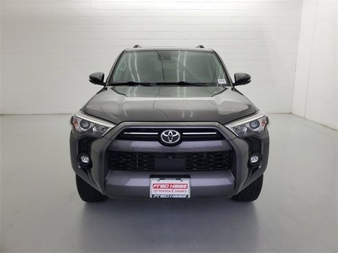 Used 2022 Toyota 4Runner SR5 Premium image 3