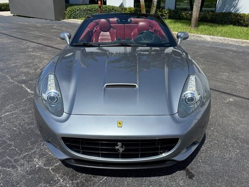 Used 2010 Ferrari California RWD image 15