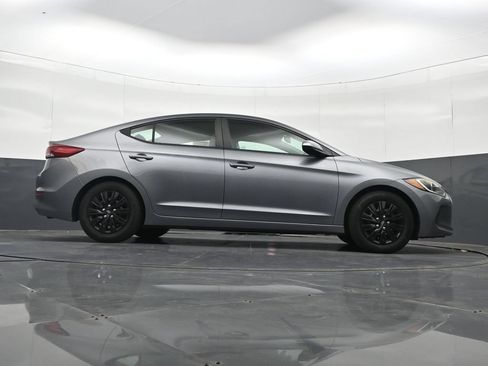 Used 2017 Hyundai Elantra SE FWD image 34