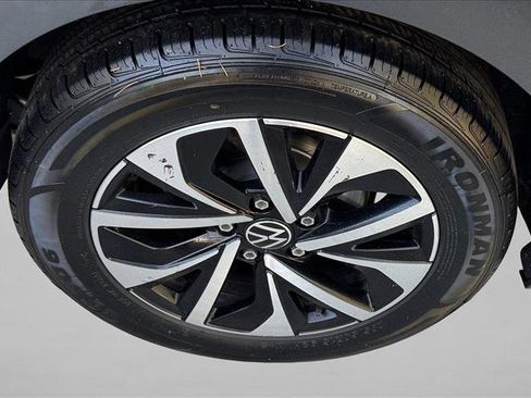 Used 2024 Volkswagen Jetta S image 9