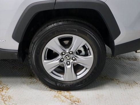 Used 2025 Toyota RAV4 XLE AWD/4WD image 18