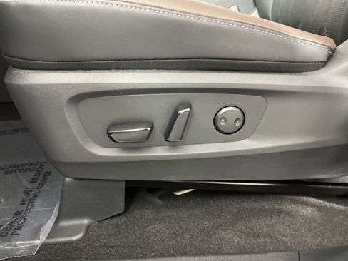 New 2026 Nissan Pathfinder Platinum w/ Accent Package AWD/4WD image 33