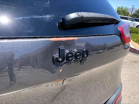Used 2016 Jeep Cherokee Sport AWD/4WD image 30
