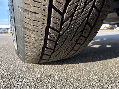 Used 2021 GMC Yukon SLT w/ SLT Premium Package image 12