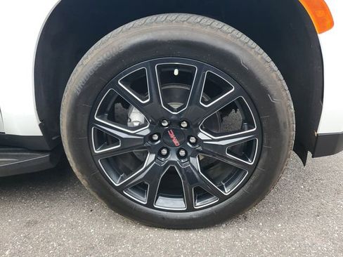Used 2023 GMC Yukon XL Denali AWD/4WD image 5
