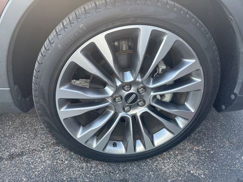 Used 2018 Lincoln MKX Reserve w/ Lincoln MKX Climate Package FWD image 6