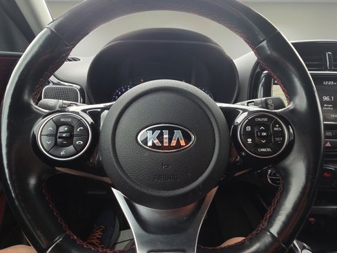 Used 2020 Kia Soul GT-Line Turbo FWD image 12
