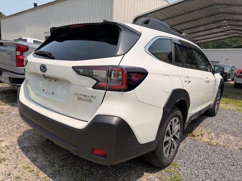 Certified 2024 Subaru Outback Premium AWD/4WD image 9