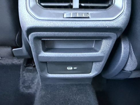 Used 2022 Volkswagen Taos SE AWD/4WD image 33