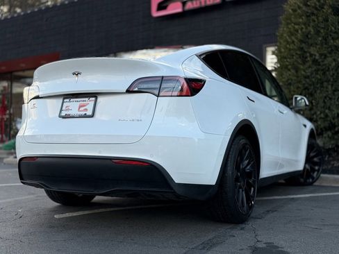 Used 2021 Tesla Model Y Long Range image 13
