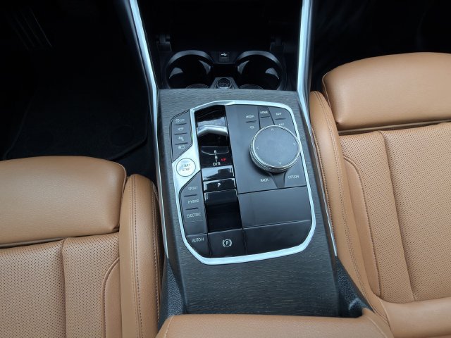 Used 2023 BMW 330e xDrive AWD/4WD image 23