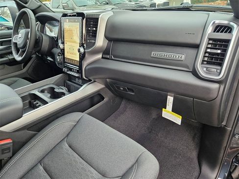 New 2026 RAM 1500 4x4 Crew Cab image 19