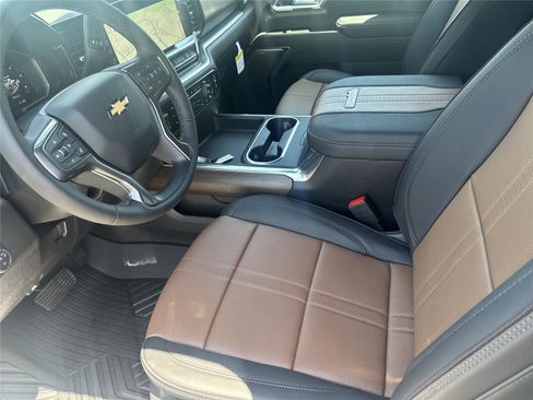 New 2026 Chevrolet Silverado 2500 High Country w/ High Country Premium Package AWD/4WD image 25