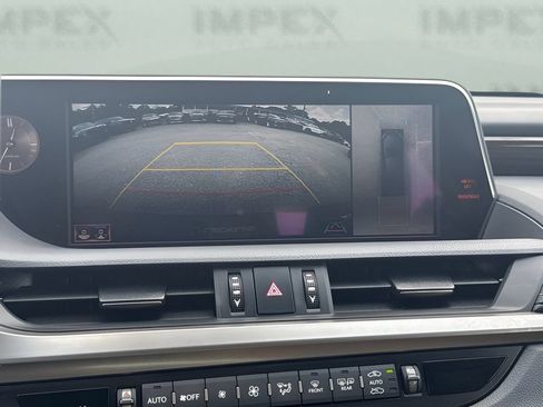 Used 2019 Lexus ES 300h w/ Accessory Package 2 FWD image 11