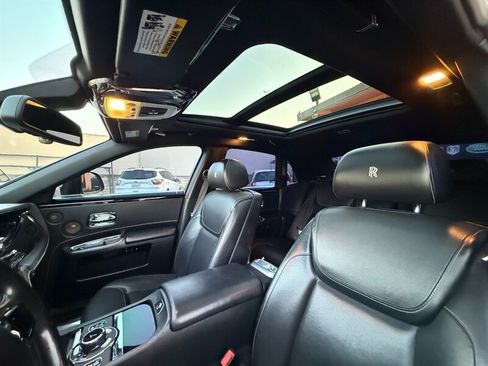 Used 2015 Rolls-Royce Ghost RWD image 25