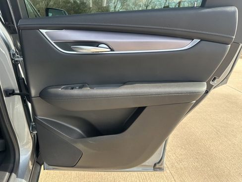 Used 2025 Cadillac XT5 Luxury image 39