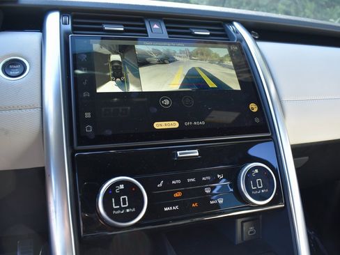 Used 2023 Land Rover Discovery HSE R-Dynamic image 19