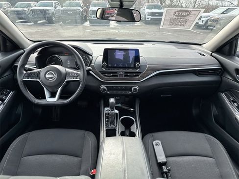 Used 2023 Nissan Altima 2.5 SV image 10