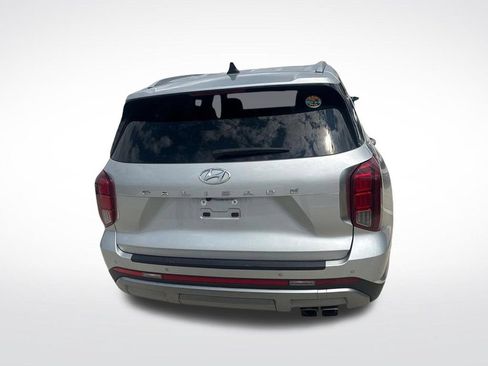 Used 2023 Hyundai Palisade Limited FWD image 6