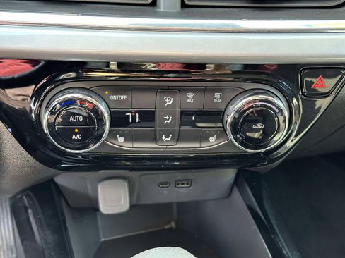 Used 2024 Chevrolet Trax LT w/ Driver Confidence Package image 25