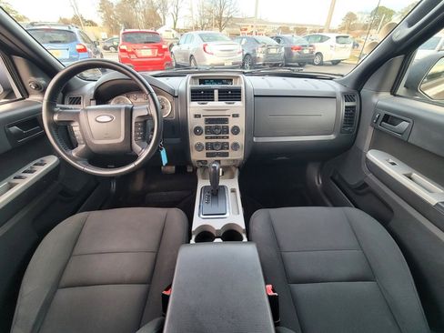 Used 2010 Ford Escape XLT image 13