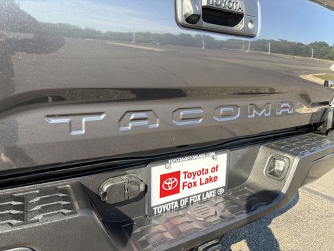 Used 2023 Toyota Tacoma TRD Sport AWD/4WD image 31