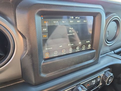 Used 2022 Jeep Wrangler Unlimited Sport image 24