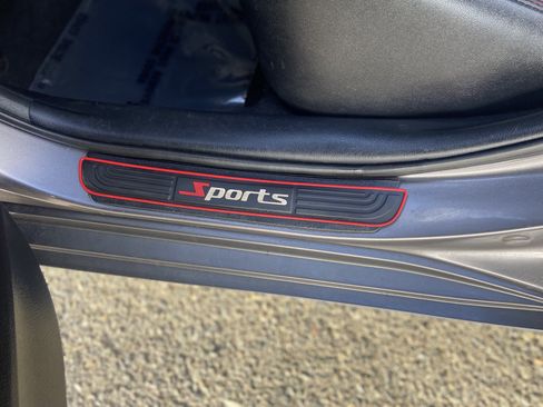 Used 2017 Toyota Camry SE image 9