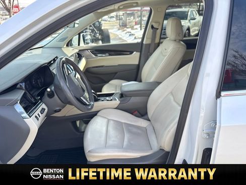 Used 2023 Cadillac XT6 Premium Luxury w/ Technology Package image 11