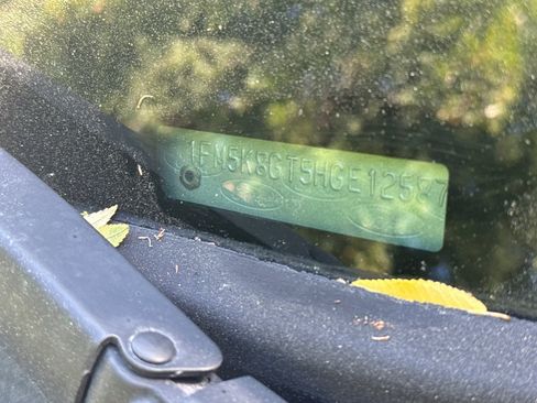 Used 2017 Ford Explorer Sport image 3