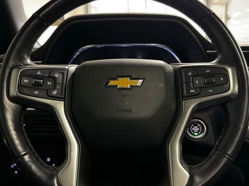 Used 2022 Chevrolet Suburban LT w/ Luxury Package image 15