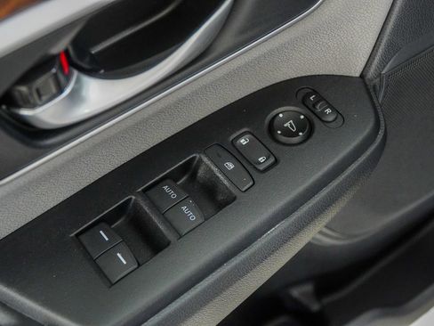 Used 2019 Honda CR-V EX image 17