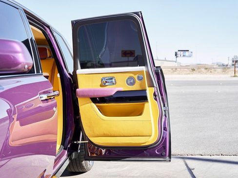 Used 2025 Rolls-Royce Cullinan image 29