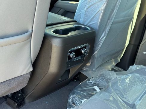 New 2026 GMC Yukon Elevation image 24