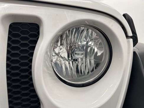 Used 2019 Jeep Wrangler Sport AWD/4WD image 24