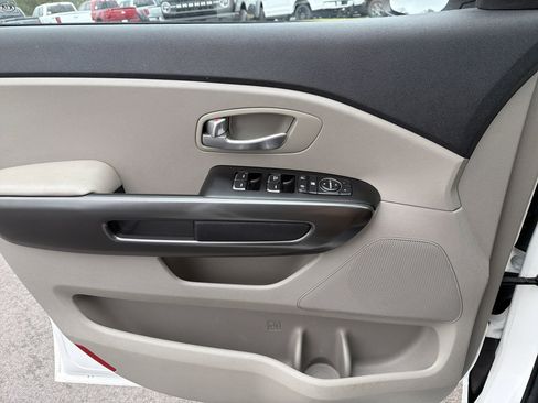 Used 2021 Kia Sedona LX image 13