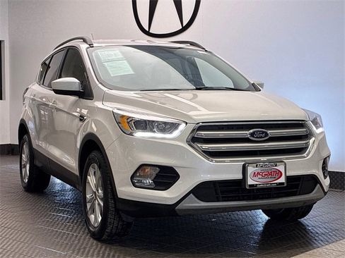 Used 2019 Ford Escape SEL image 2