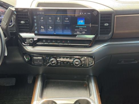 Used 2024 Chevrolet Silverado 2500 High Country w/ Technology Package AWD/4WD image 20