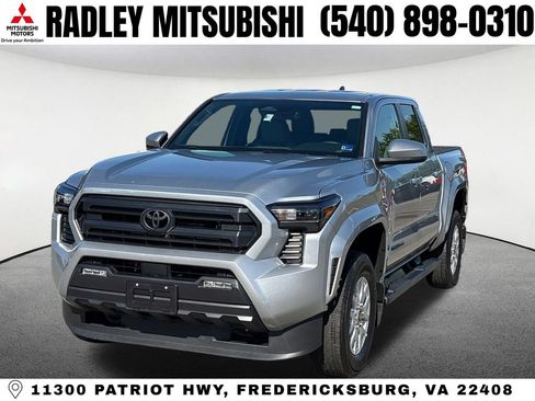 Used 2025 Toyota Tacoma SR5 AWD/4WD image 1