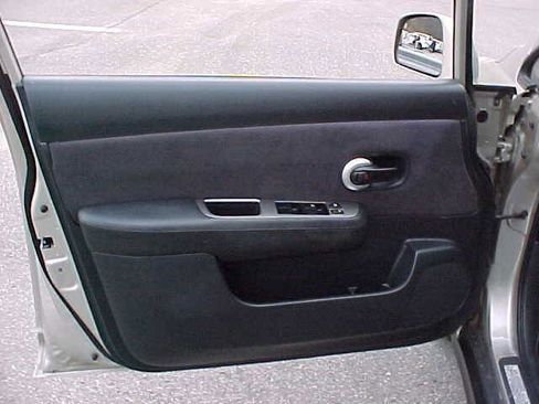 Used 2008 Nissan Versa 1.8 S w/ PWR Pkg image 17