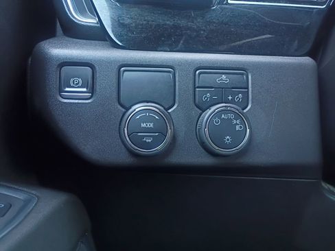 Used 2025 Chevrolet Silverado 1500 LT image 12