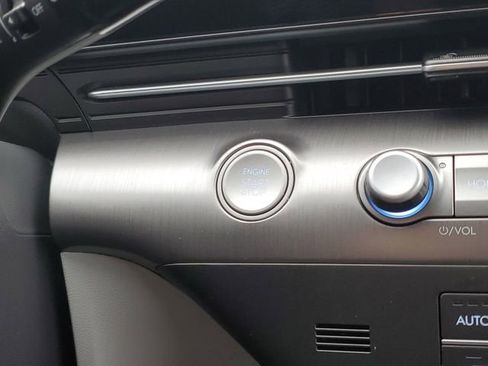 Used 2025 Hyundai Kona SEL image 28