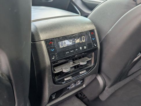 Used 2023 Jeep Grand Cherokee Overland w/ Luxury Tech Group IV AWD/4WD image 30
